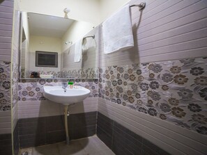 Free toiletries, towels