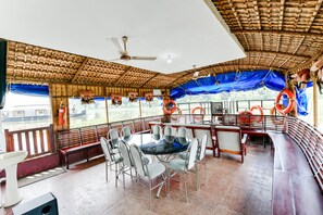 Khu ăn uống