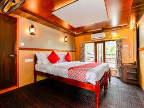 Deluxe Double or Twin Room, 1 King Bed