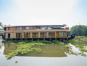 Ngoại thất