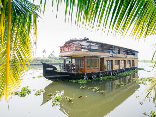 Ngoại thất