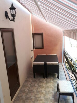 Balcony - Nocturne Family House (Paola)