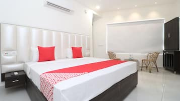 Deluxe Double or Twin Room, 1 King Bed