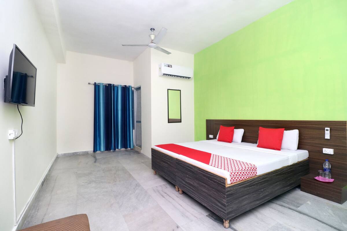 Doppel- oder Zweibettzimmer