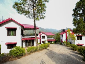 Exterior - OYO Home 13529 Exotic 3BHK (Kasauli)