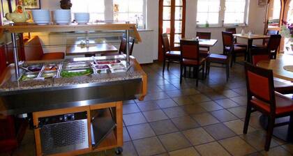 Hotel Haus Burg Metternich