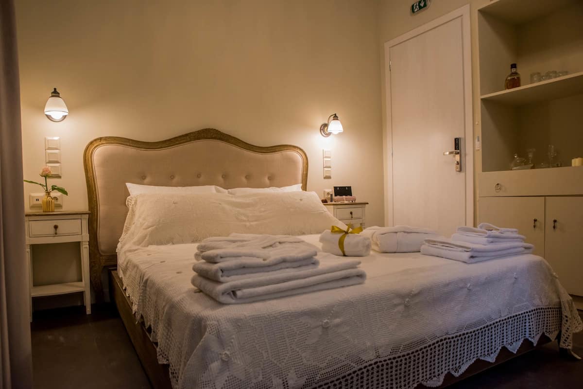 Suite, 1 Bedroom, Balcony, Executive Level | 1 bedroom, premium bedding, down comforters, memory foam beds