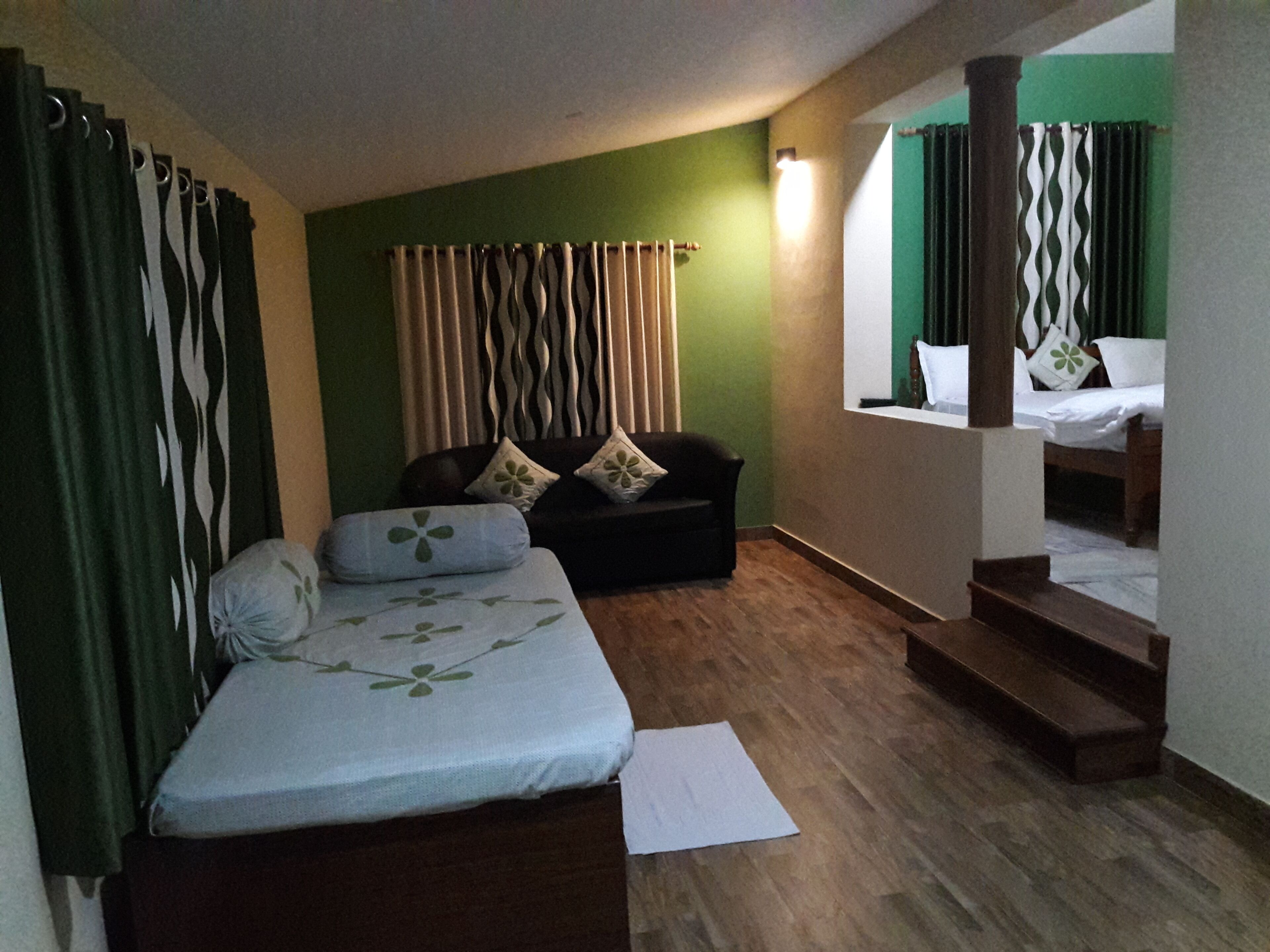 2 makuuhuonetta, tallelokero huoneessa, silitysrauta/-lauta, Wi-Fi