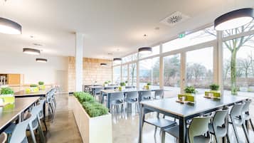 Tägliches inbegriffenes Frühstücksbuffet