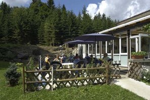 Tempat makan outdoor