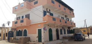 Front of property - Le Nabab (St. Louis)