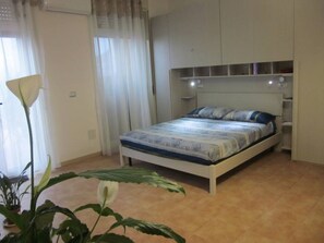 1 Schlafzimmer, Bügeleisen/Bügelbrett, kostenloses WLAN, Bettwäsche