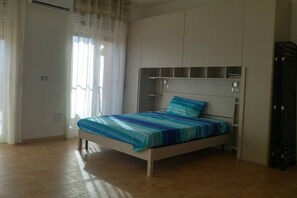 1 bedroom, iron/ironing board, free WiFi, bed sheets