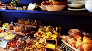 Daily buffet breakfast for a fee