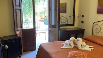 Double Room | Minibar, in-room safe, desk, cribs/infant beds