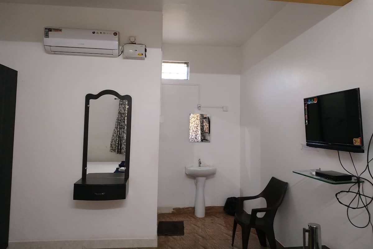 Deluxe Room (AC)