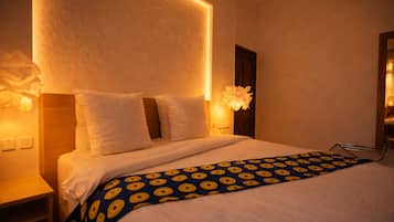 Egyptian cotton sheets, premium bedding, in-room safe