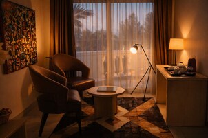 Egyptian cotton sheets, premium bedding, in-room safe