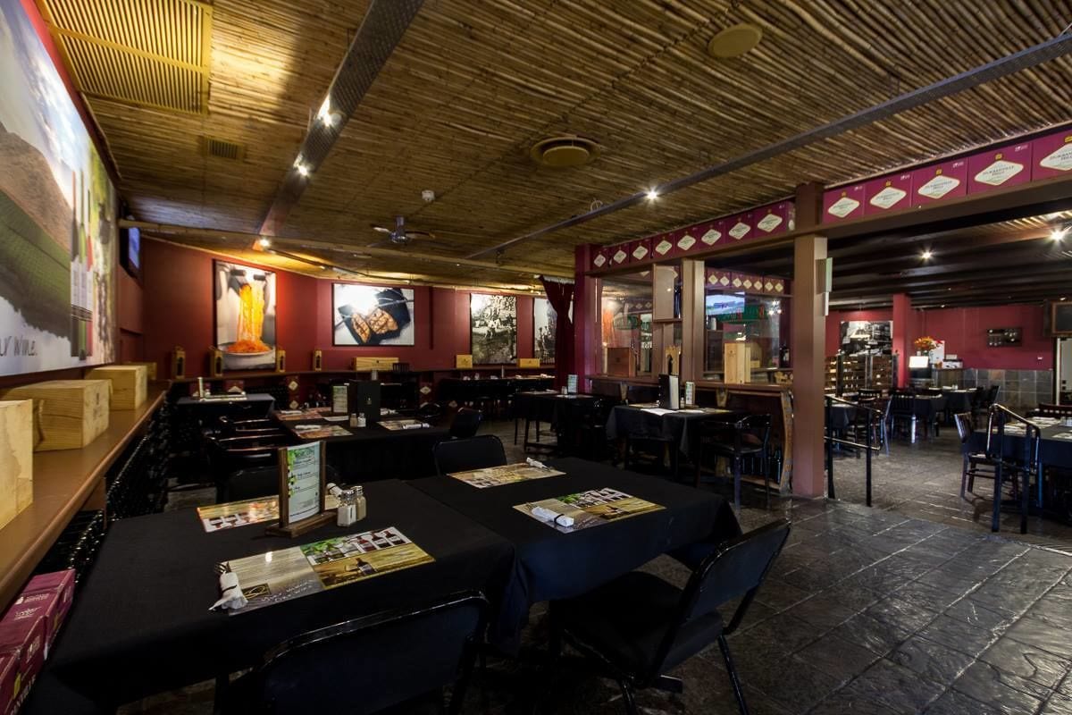 供应早餐、午餐、晚餐和早午餐