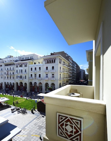 Roomore Apartments