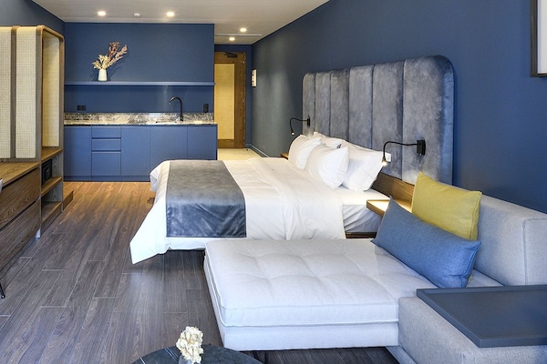 Departamento superior, vista al mar (R8) | 1 habitación y ropa de cama de alta calidad
