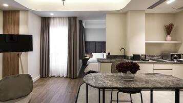 Apartamento Deluxe, vistas al patio (R1) | 1 dormitorio, ropa de cama de alta calidad, caja fuerte