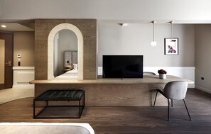 Deluxe Apartment, Sea View (R6) | Living area