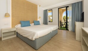 In-room safe, desk, cots/infant beds, free WiFi - Apartamentos s'Olivera (Capdepera)