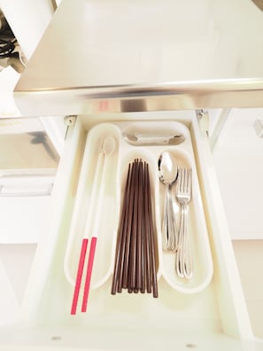 Quadruple Room | Private kitchen | Fridge, microwave, stovetop, cookware/dishes/utensils - La Lumiere Oroku 501 (Naha)