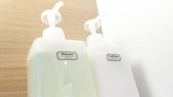 Quadruple Room | Bathroom amenities | Free toiletries, hair dryer