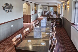 Lunsj og middag serveres