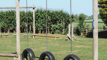 Khu vui chơi trẻ em - ngoài trời