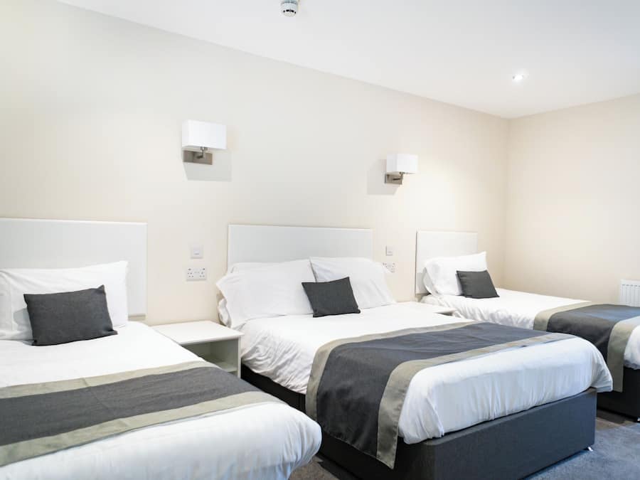 Chambre Quadruple, plusieurs lits