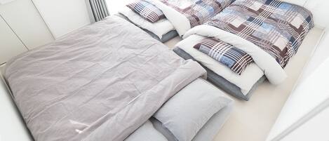 Quadruple Room | 1 bedroom, iron/ironing board, free WiFi, bed sheets