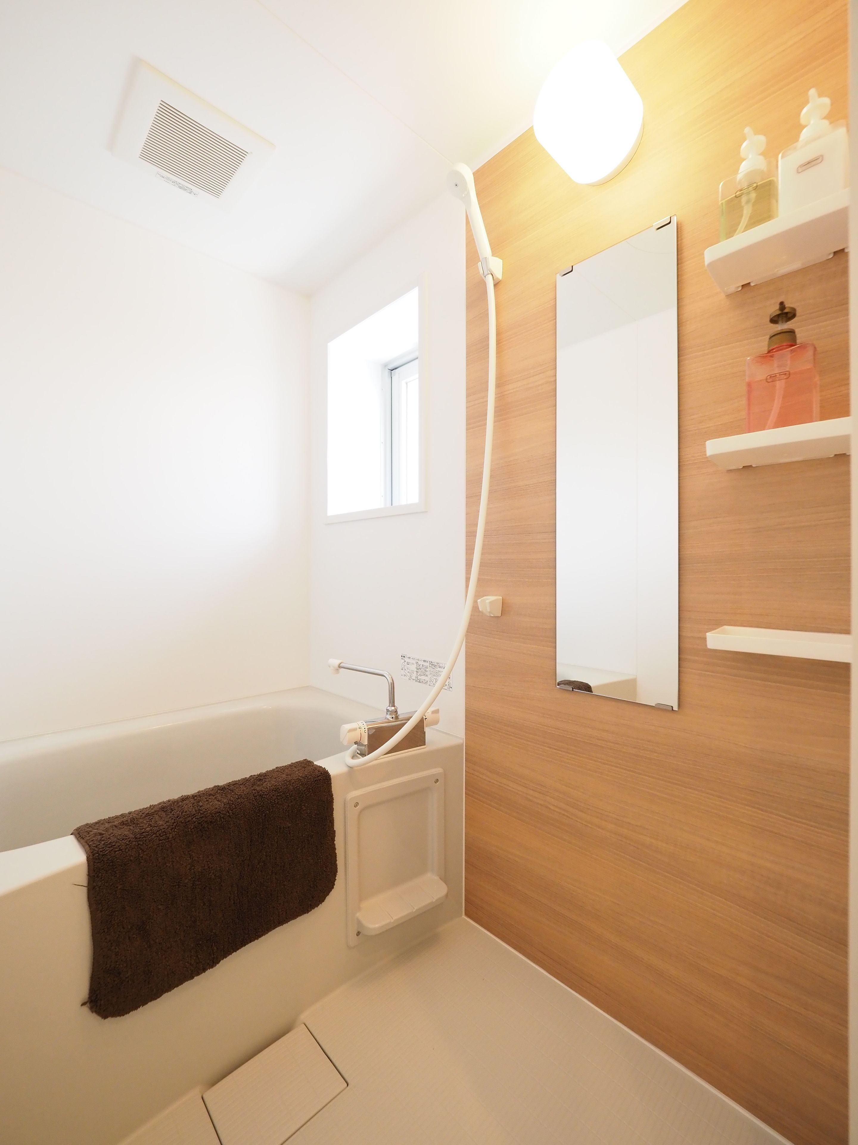 Quadruple Room | Bathroom | Combined shower/tub, free toiletries, hair dryer, towels