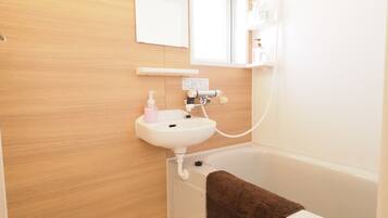 Quadruple Room | Bathroom