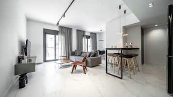 Luksus-lejlighed - 3 soveværelser - balkon (H501) | Privat køkken | Køleskab/fryser i fuld størrelse, ovn, kogeplade, kaffe-/temaskine