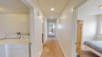 3 bedrooms, iron/ironing board, free WiFi, bed sheets
