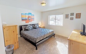 3 bedrooms, iron/ironing board, free WiFi, bed sheets