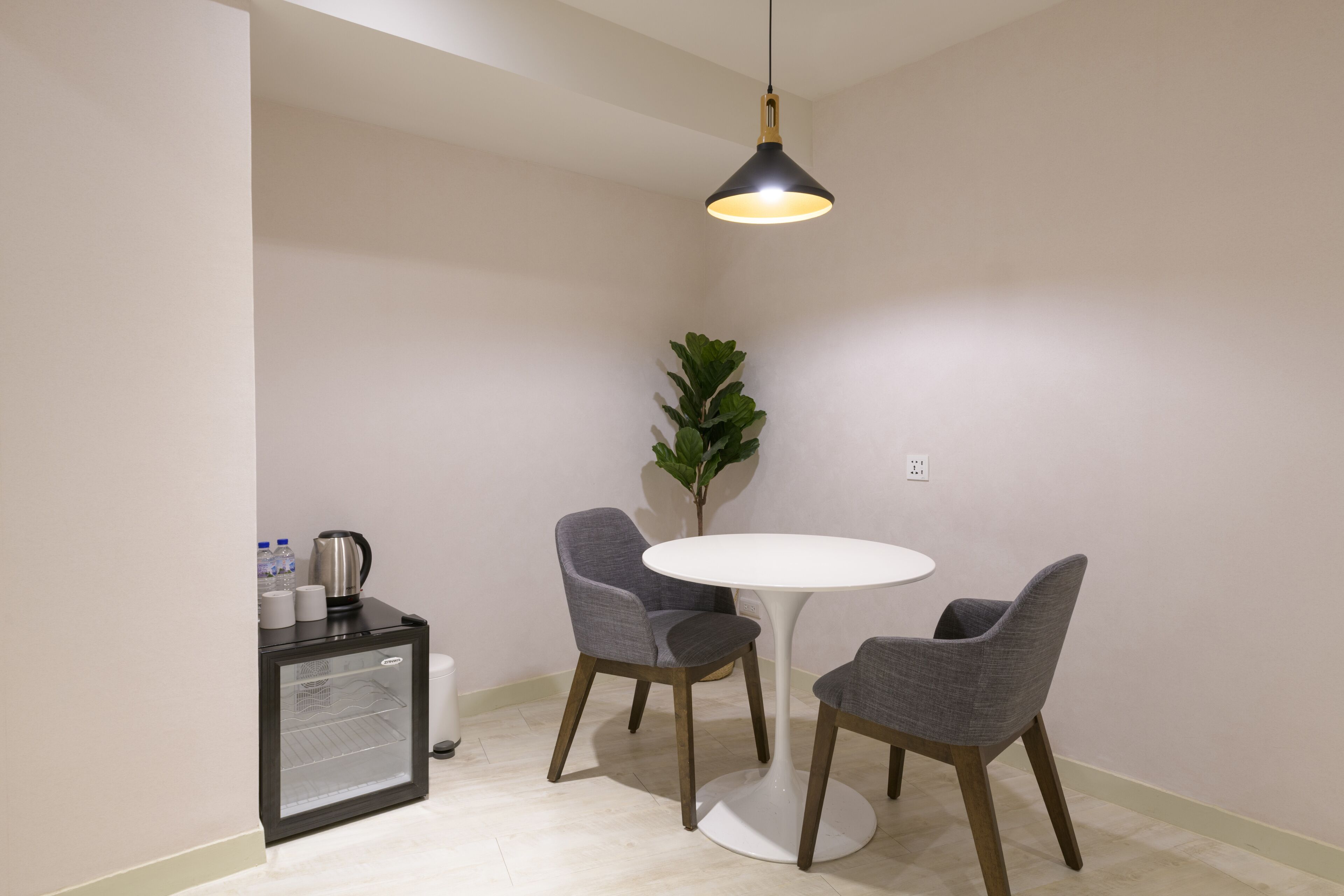 deluxe double room, 1 double bed | desk, blackout curtains, soundproofing, free wifi