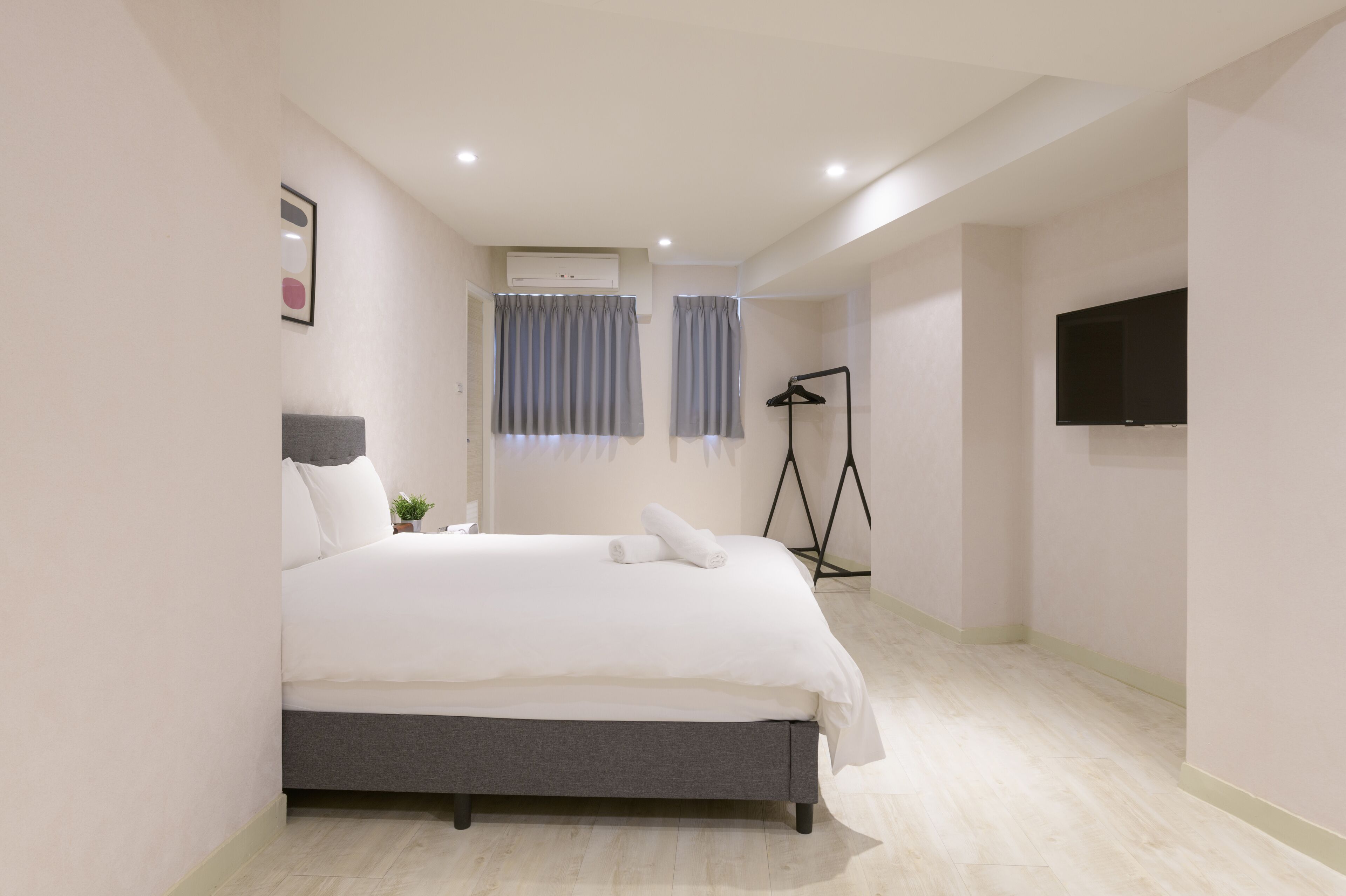 deluxe double room, 1 double bed | desk, blackout curtains, soundproofing, free wifi