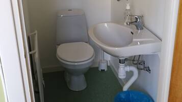 Shower, towels, soap, shampoo