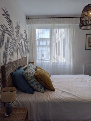 2 quartos, ferros/tábuas de passar roupa, Wi-Fi de cortesia