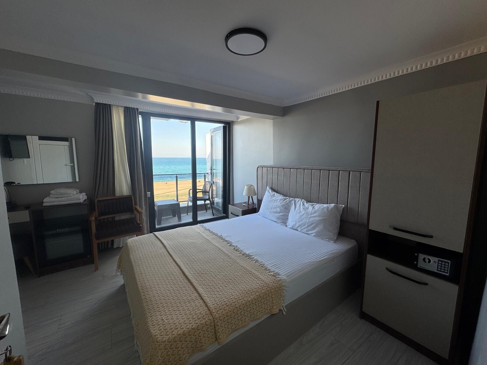 1 bedroom, desk, free WiFi, bed sheets