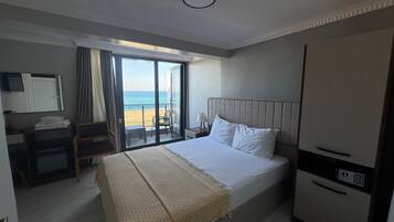 1 bedroom, desk, free WiFi, bed sheets