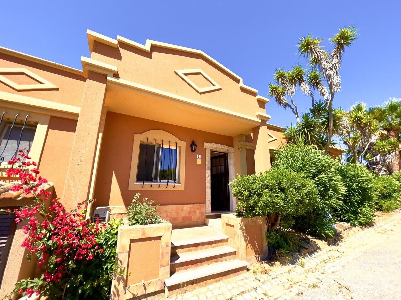 apartment, 2 bedrooms | individually decorated, bed sheets