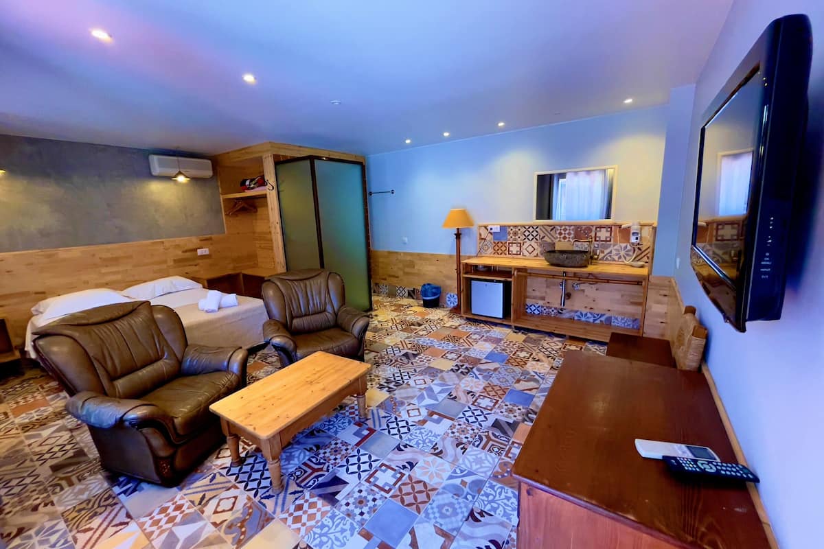 junior suite | individually decorated, bed sheets