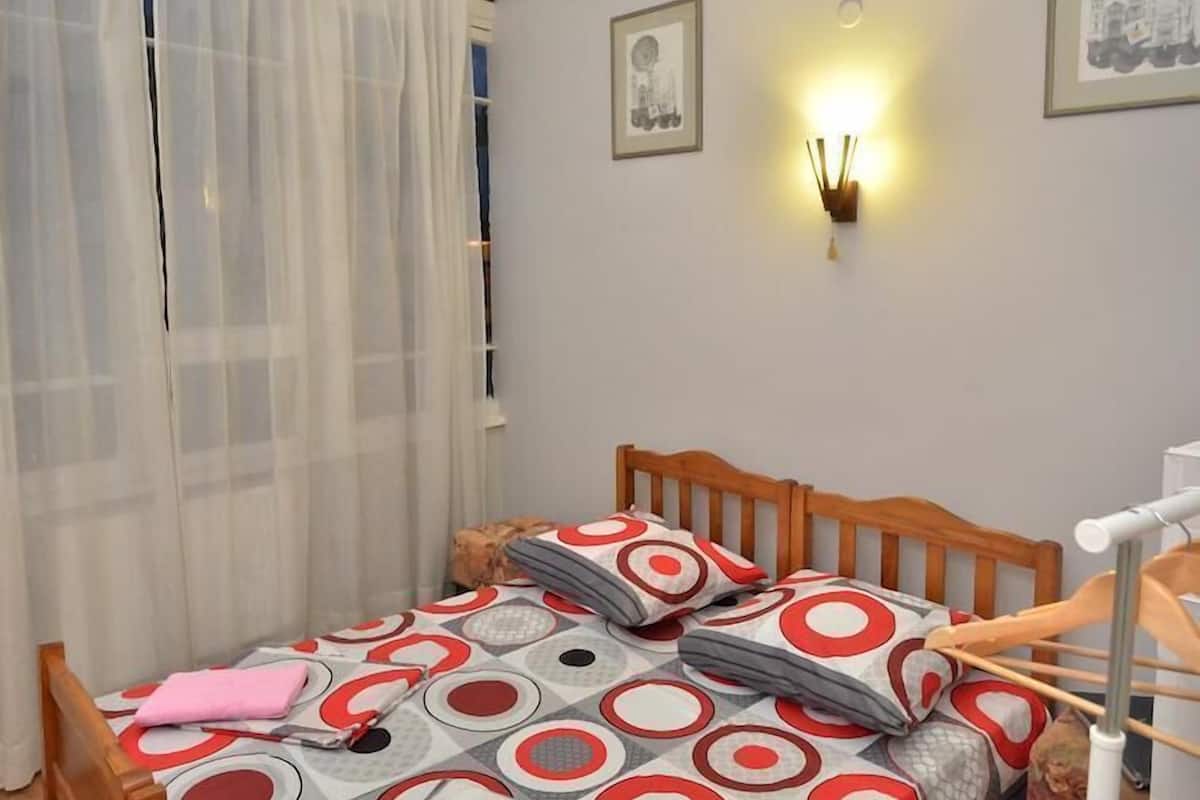 Departamento, baño compartido | Insonorización, tabla de planchar con plancha y wifi gratis