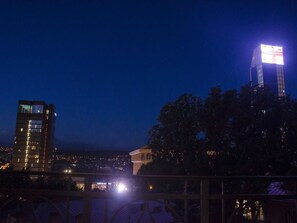 Reception - Griboedov Hostel & Suites (Tbilisi)