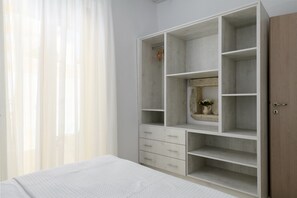 2 dormitorios, caja fuerte, sistema de insonorización